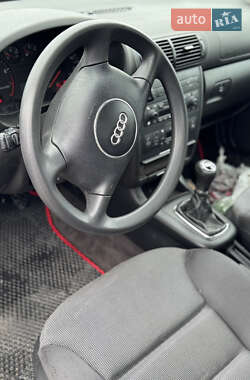 Хетчбек Audi A3 2002 в 