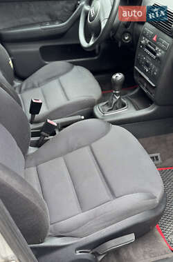 Хетчбек Audi A3 2002 в 