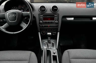 Хэтчбек Audi A3 2013 в 