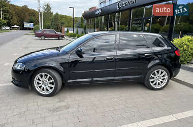 Хэтчбек Audi A3 2012 в 