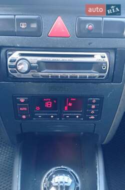 Хэтчбек Audi A3 1998 в 