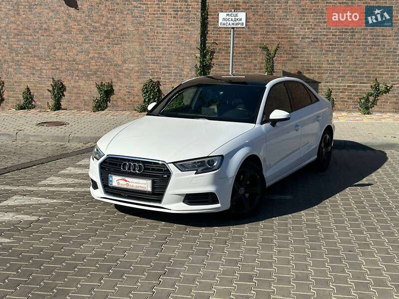 Седан Audi A3 2017 в 