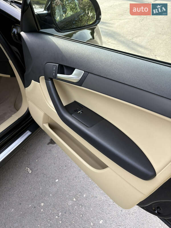 Хэтчбек Audi A3 2012 в Лановцах