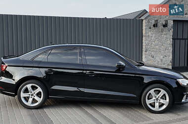 Седан Audi A3 2016 в 