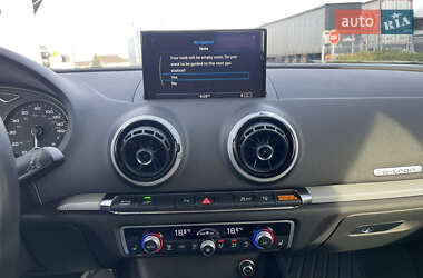 Хэтчбек Audi A3 2015 в 