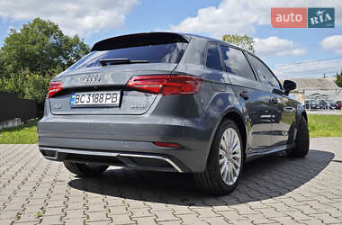 Хэтчбек Audi A3 2017 в 