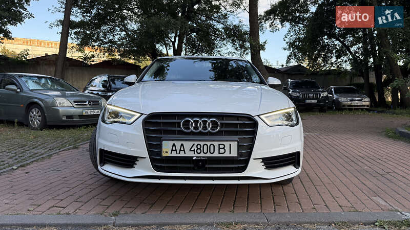 Седан Audi A3 2016 в Киеве