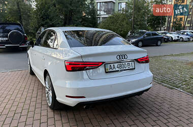 Седан Audi A3 2016 в 