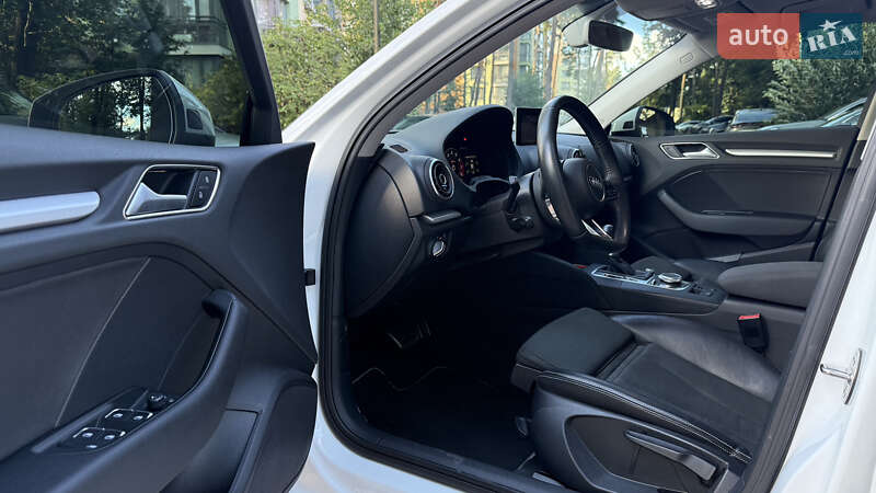 Седан Audi A3 2016 в Киеве