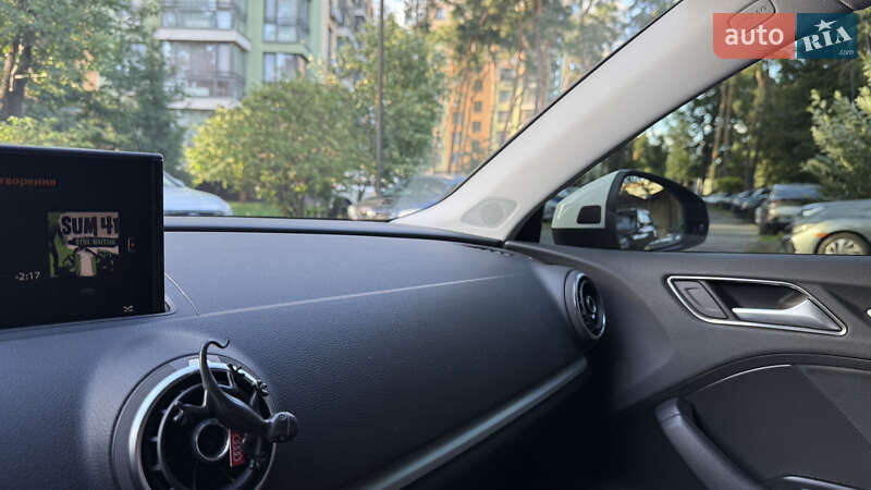 Седан Audi A3 2016 в Киеве