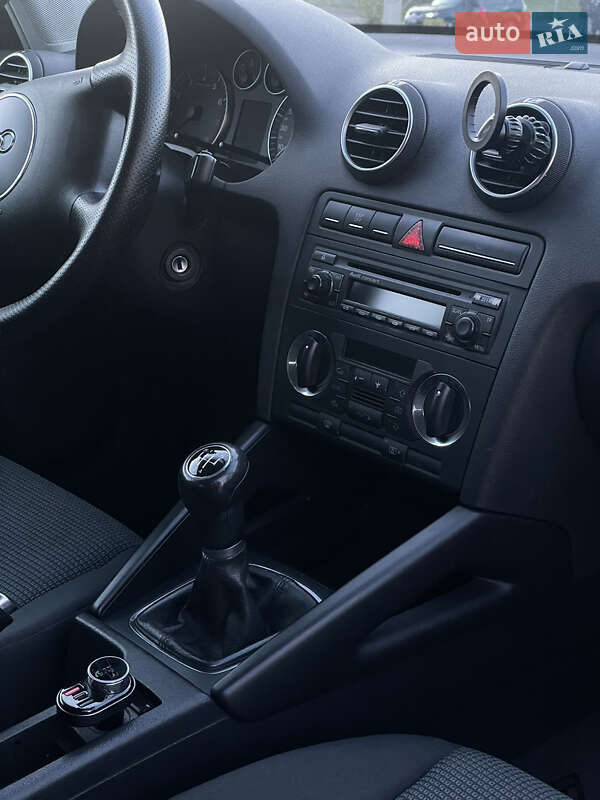 Хэтчбек Audi A3 2003 в Киеве