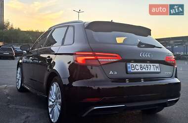 Хэтчбек Audi A3 2016 в 