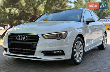 Седан Audi A3 2015 в 