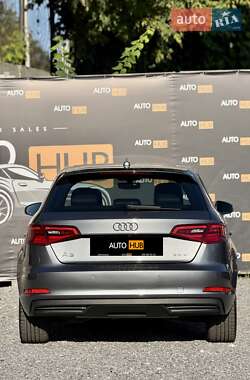 Хэтчбек Audi A3 2015 в 