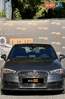 Хэтчбек Audi A3 2015 в 