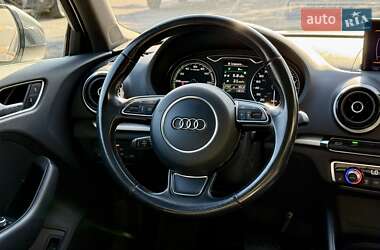 Хэтчбек Audi A3 2015 в 