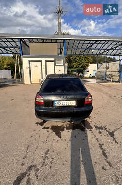 Хетчбек Audi A3 2002 в 