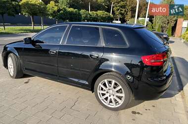 Хетчбек Audi A3 2012 в 