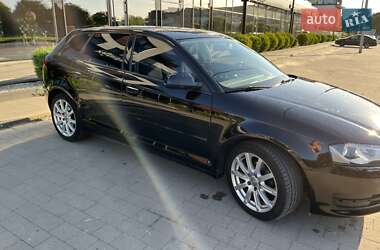 Хетчбек Audi A3 2012 в 
