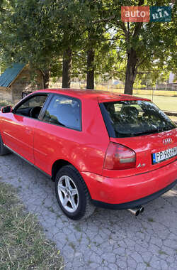 Хэтчбек Audi A3 1999 в 