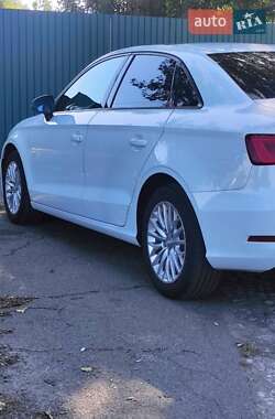 Седан Audi A3 2016 в 