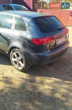Хэтчбек Audi A3 2004 в 