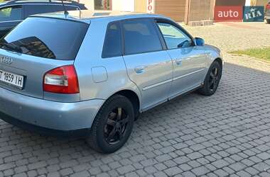 Хэтчбек Audi A3 2001 в 