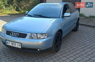 Хэтчбек Audi A3 2001 в 