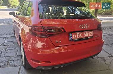 Хэтчбек Audi A3 2015 в 