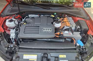 Хэтчбек Audi A3 2015 в 