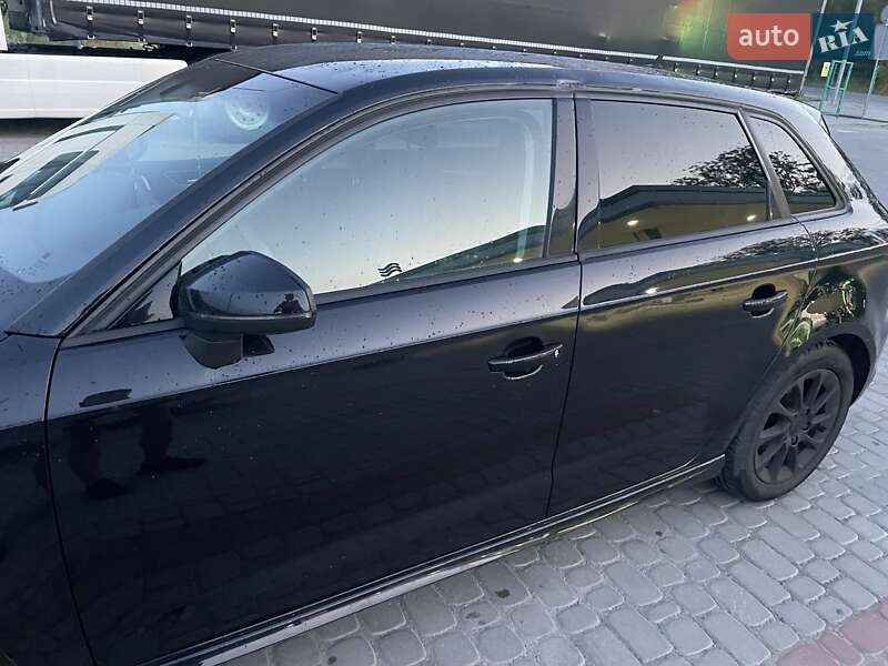 Хетчбек Audi A3 2014 в Золочеві