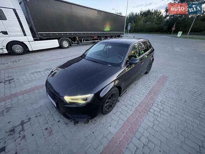 Хетчбек Audi A3 2014 в Золочеві