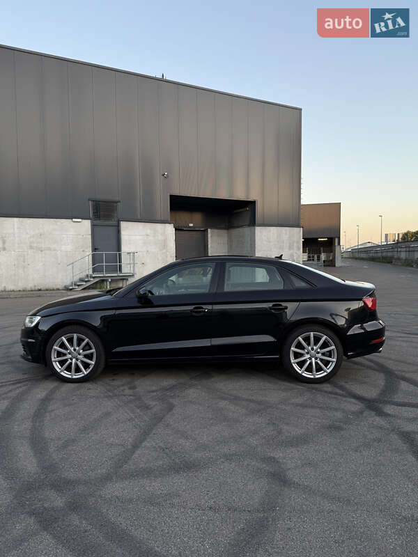 Седан Audi A3 2015 в Києві
