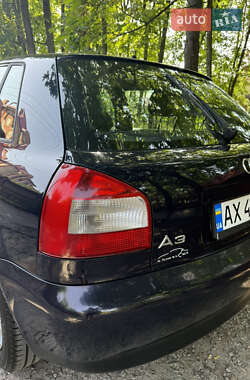Хэтчбек Audi A3 2001 в 
