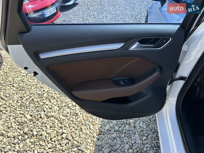 Седан Audi A3 2016 в Ивано-Франковске