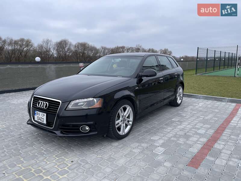 Хэтчбек Audi A3 2010 в 