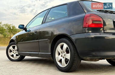 Хэтчбек Audi A3 1998 в 