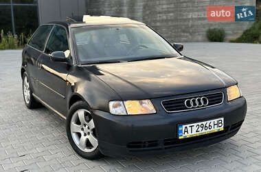 Хэтчбек Audi A3 1998 в 
