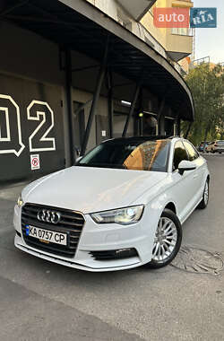 Седан Audi A3 2016 в Киеве