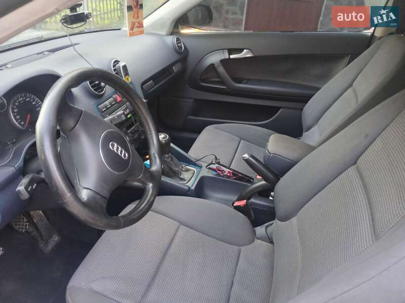 Хэтчбек Audi A3 2004 в Залещиках фото 10 Хэтчбек Audi A3 2004 в Залещиках