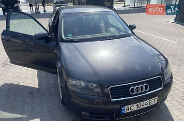 Хетчбек Audi A3 2004 в 