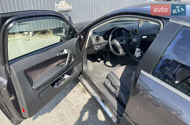Хетчбек Audi A3 2004 в 