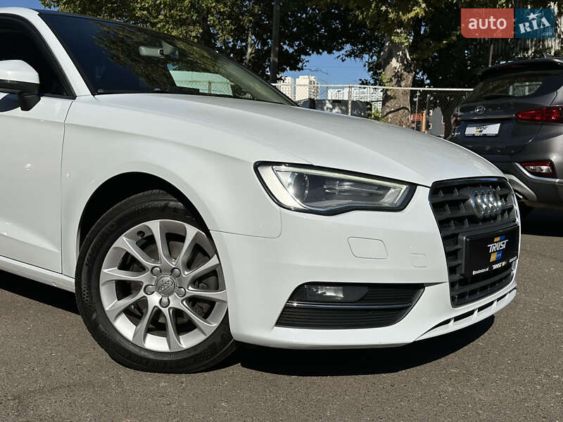 Хэтчбек Audi A3 2015 в Одессе