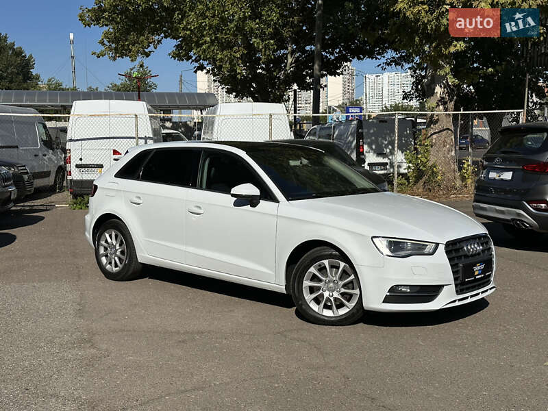 Хэтчбек Audi A3 2015 в Одессе