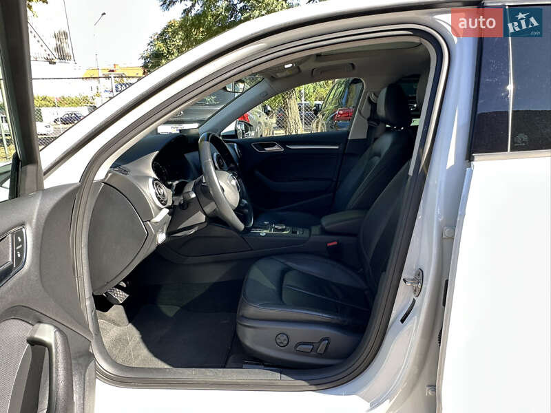 Хэтчбек Audi A3 2015 в Одессе