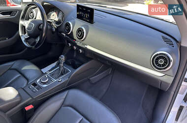 Хэтчбек Audi A3 2015 в 