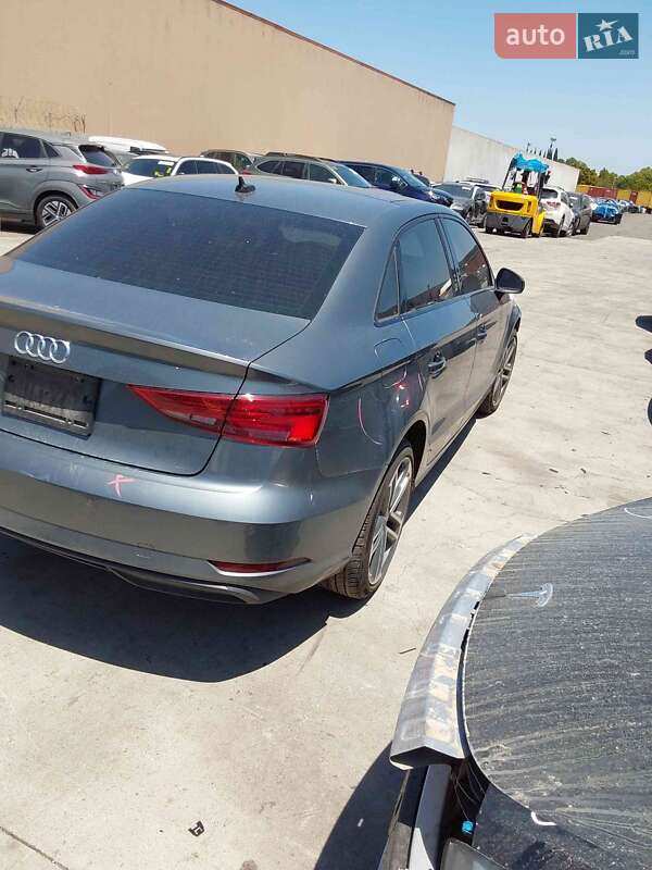 Седан Audi A3 2020 в Шепетовке