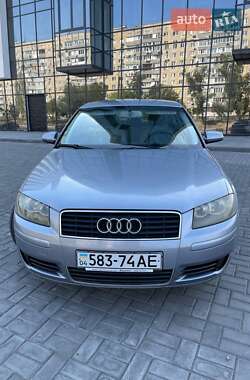 Хетчбек Audi A3 2004 в 