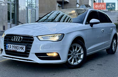 Хэтчбек Audi A3 2015 в Киеве