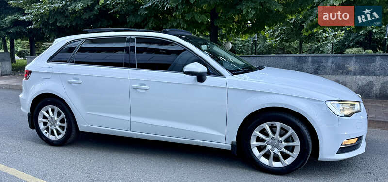 Хэтчбек Audi A3 2015 в Киеве